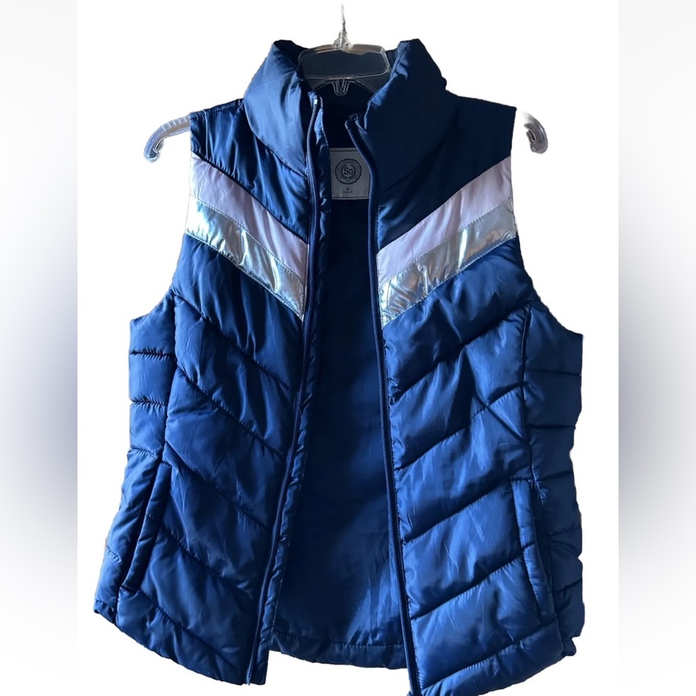 SO American Heritage Womens Juniors Blue Chevron Puffer Vest Sz Medium - Picture 2 of 9